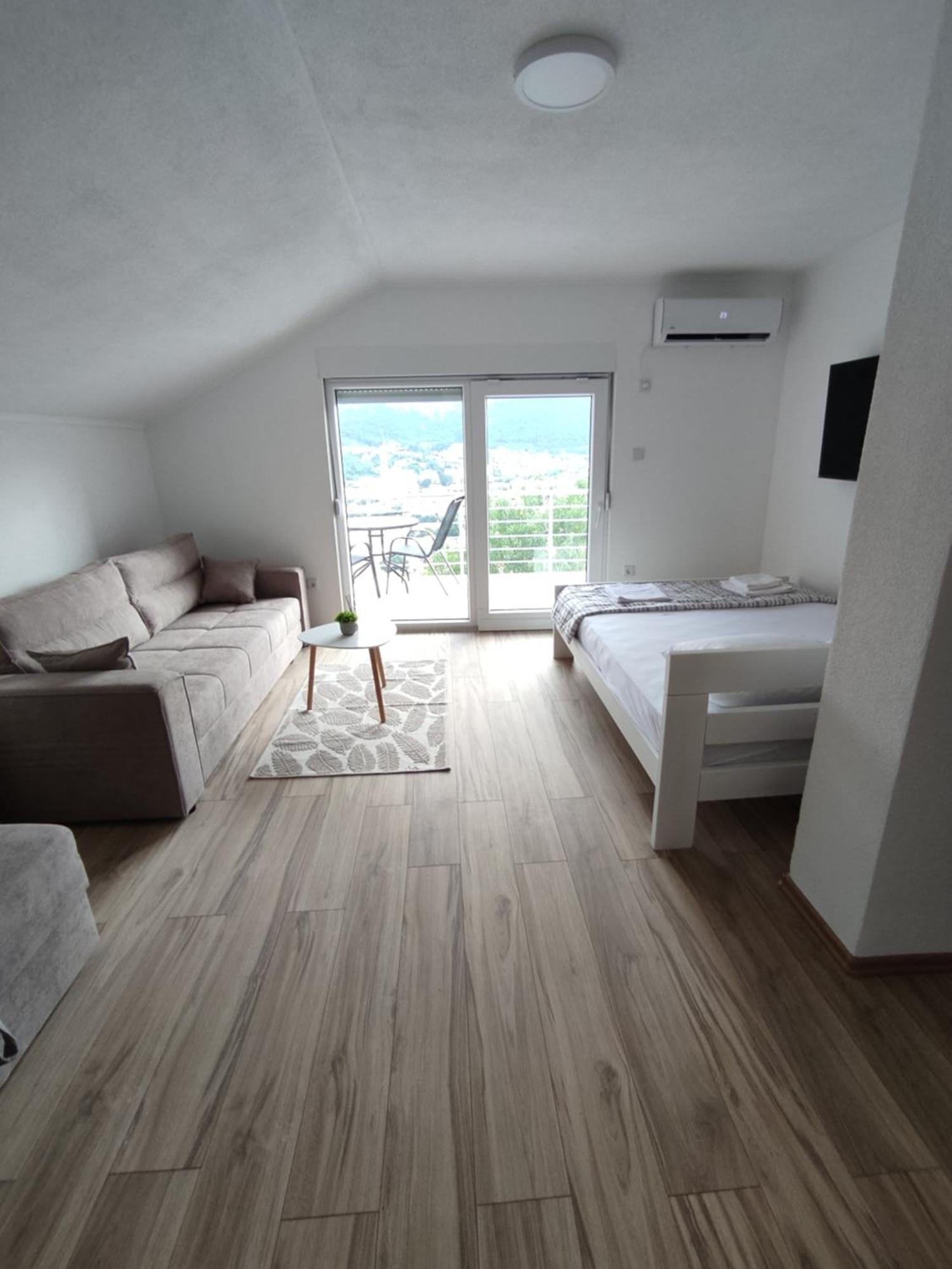 View Of The City - Studio Apartment 莫斯塔尔 外观 照片