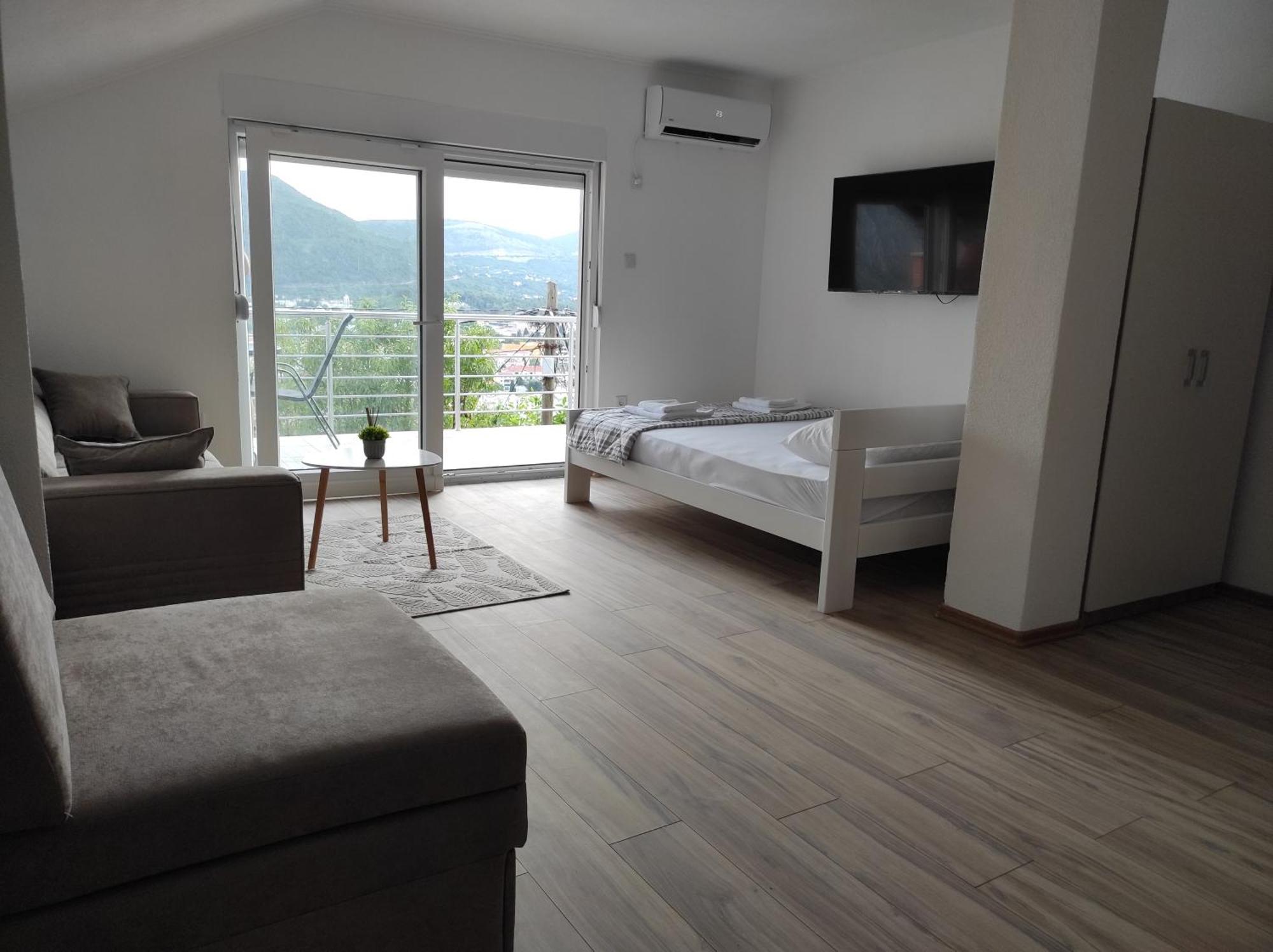 View Of The City - Studio Apartment 莫斯塔尔 外观 照片